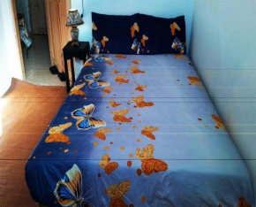 A room in a shared house for surfers2